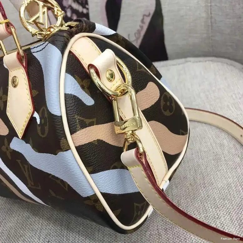 Fashion Reps LV Bags 206B570110 0521